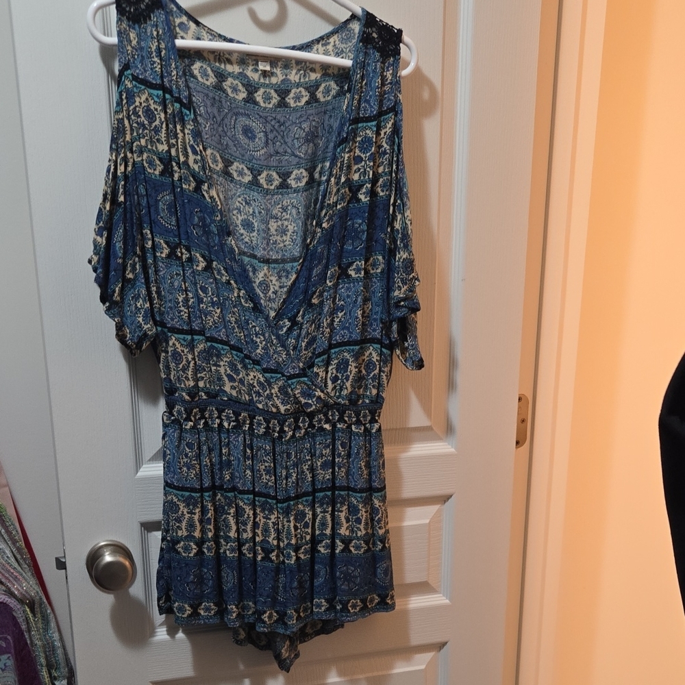 American Eagle Outfitters Blue and Cream Patterned Romper